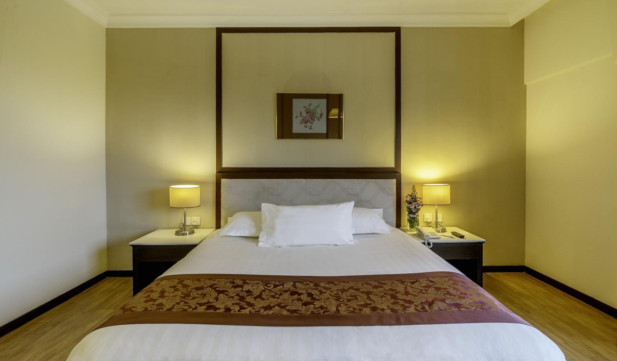 Crystal Crown Hotel Куала Лумпур Екстериор снимка