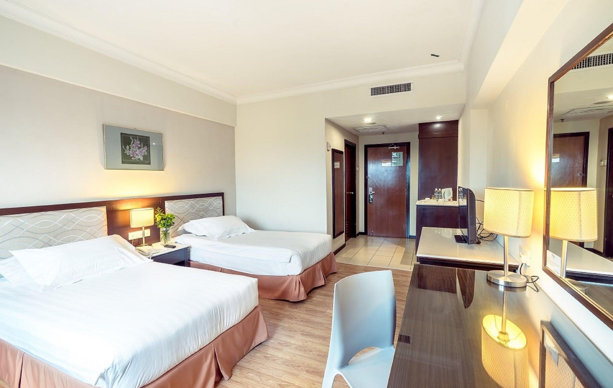 Crystal Crown Hotel Куала Лумпур Екстериор снимка