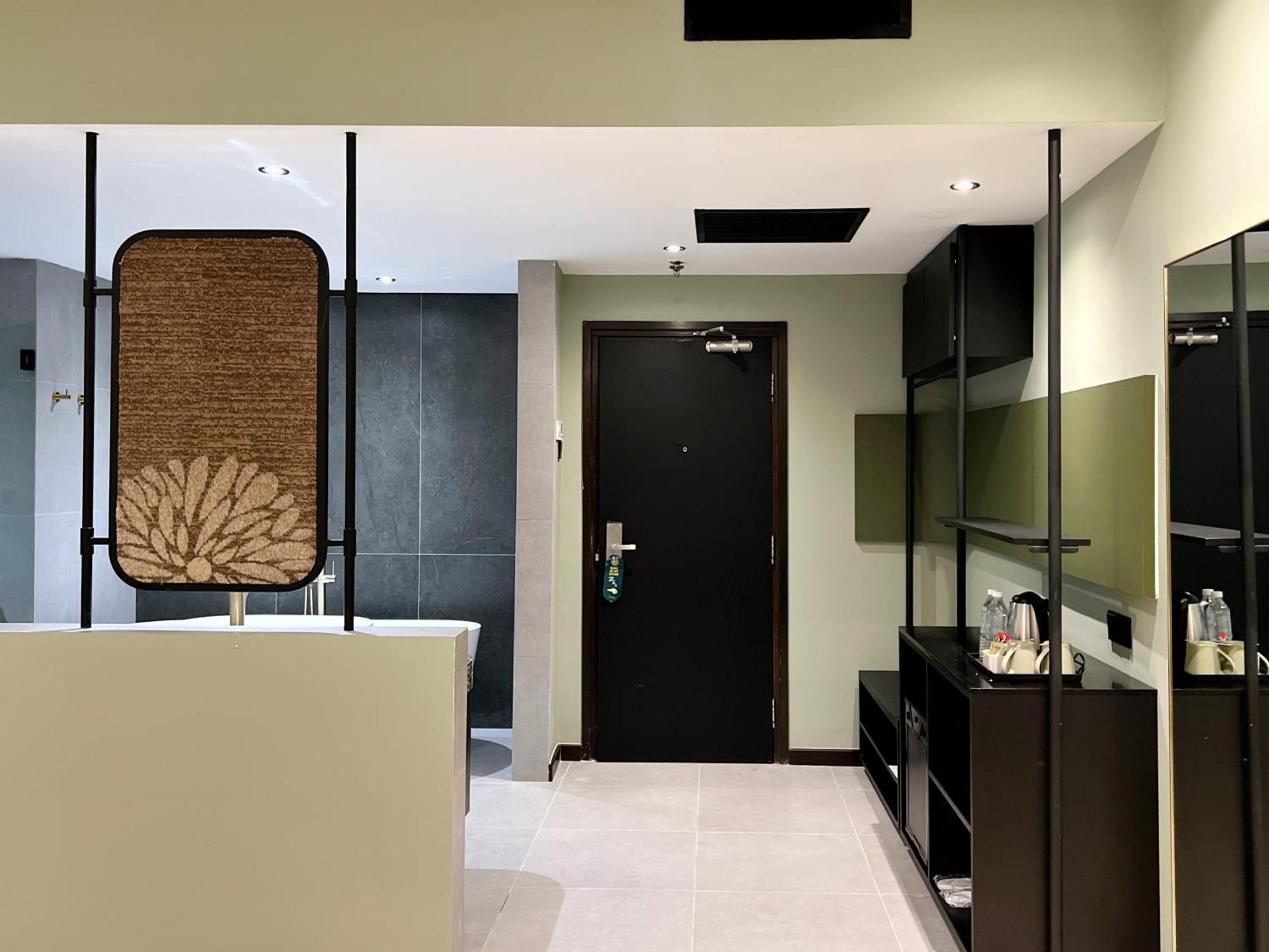 Crystal Crown Hotel Куала Лумпур Екстериор снимка