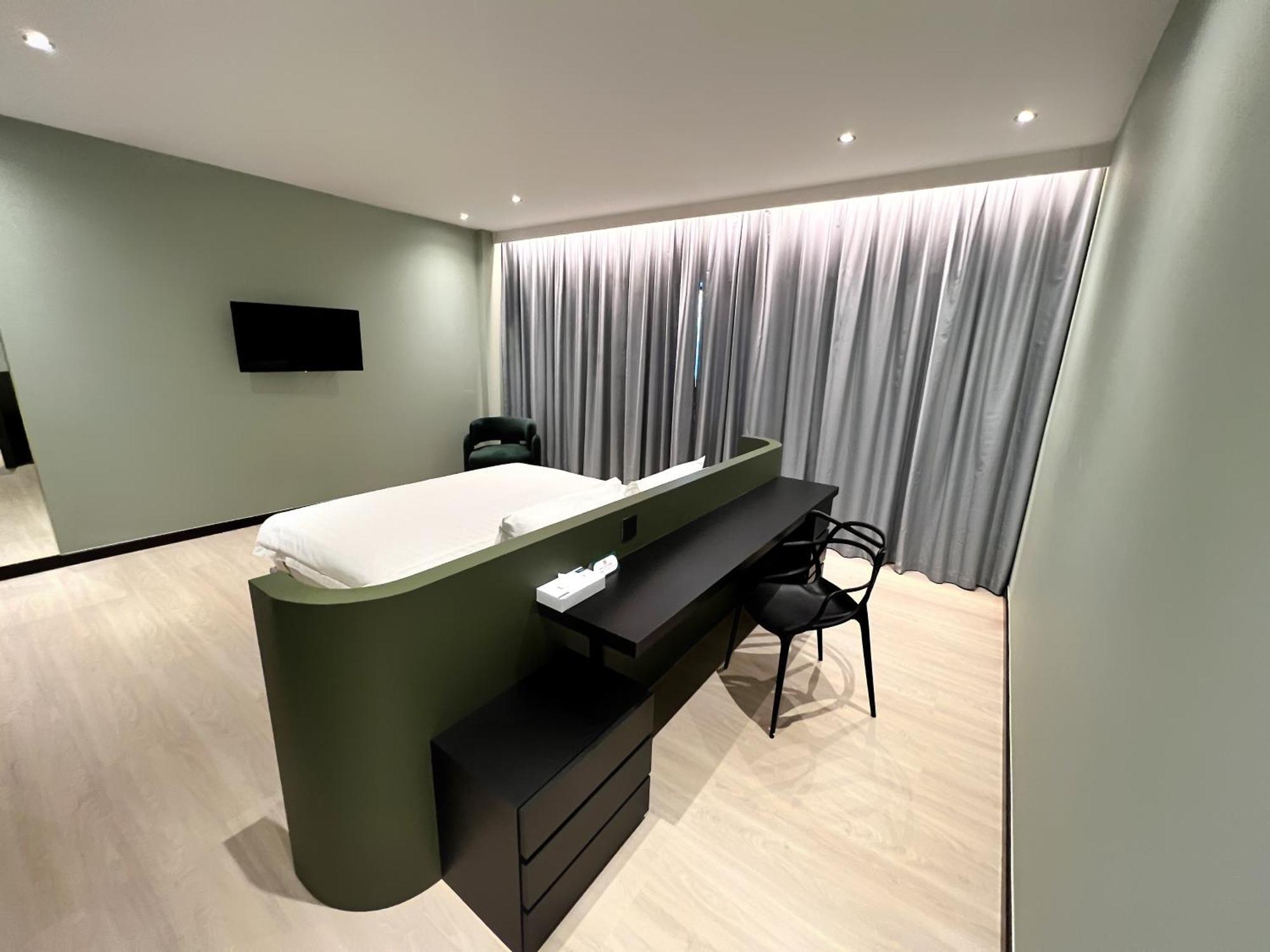 Crystal Crown Hotel Куала Лумпур Екстериор снимка