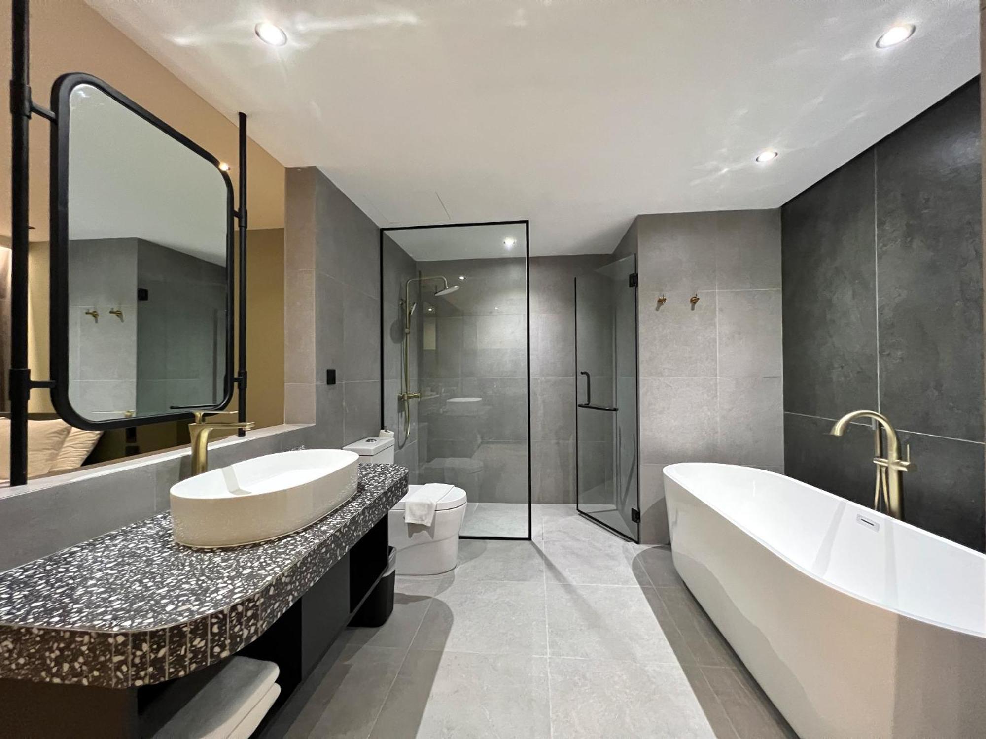 Crystal Crown Hotel Куала Лумпур Екстериор снимка