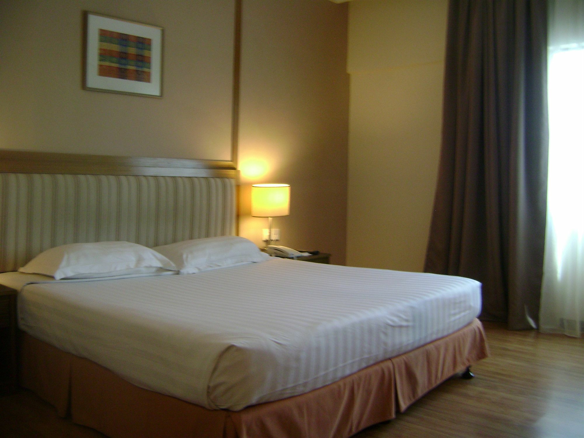 Crystal Crown Hotel Куала Лумпур Екстериор снимка