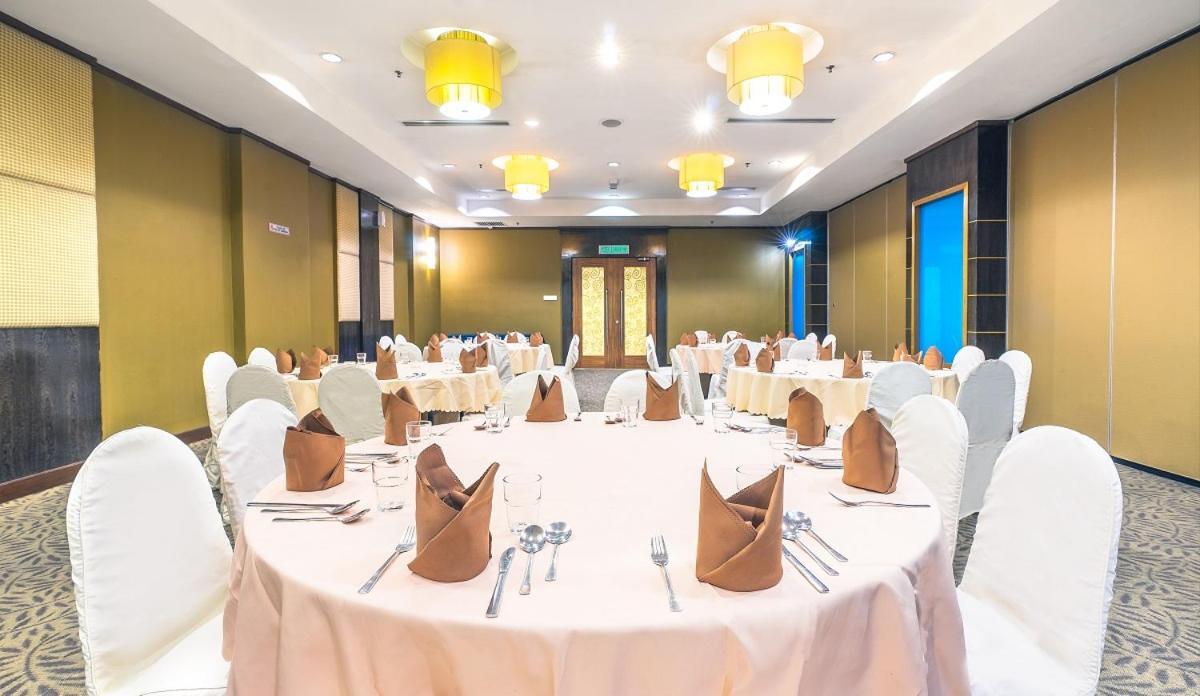Crystal Crown Hotel Куала Лумпур Екстериор снимка