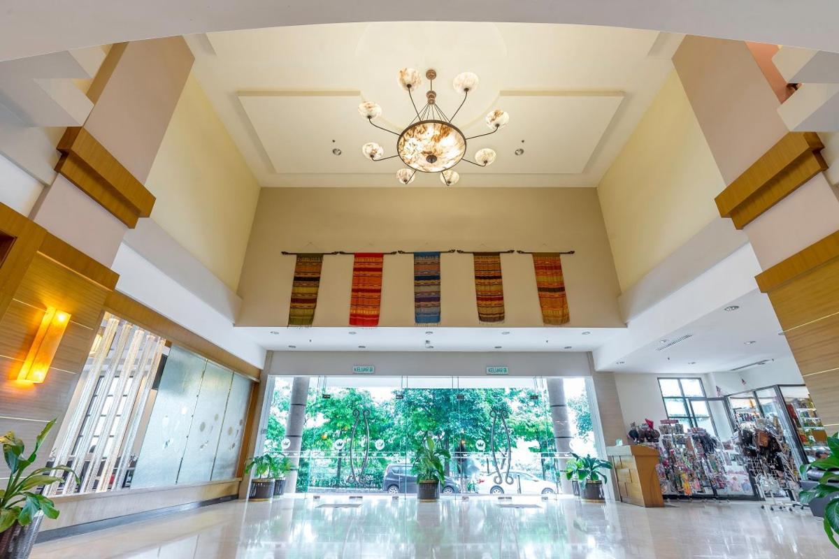 Crystal Crown Hotel Куала Лумпур Екстериор снимка