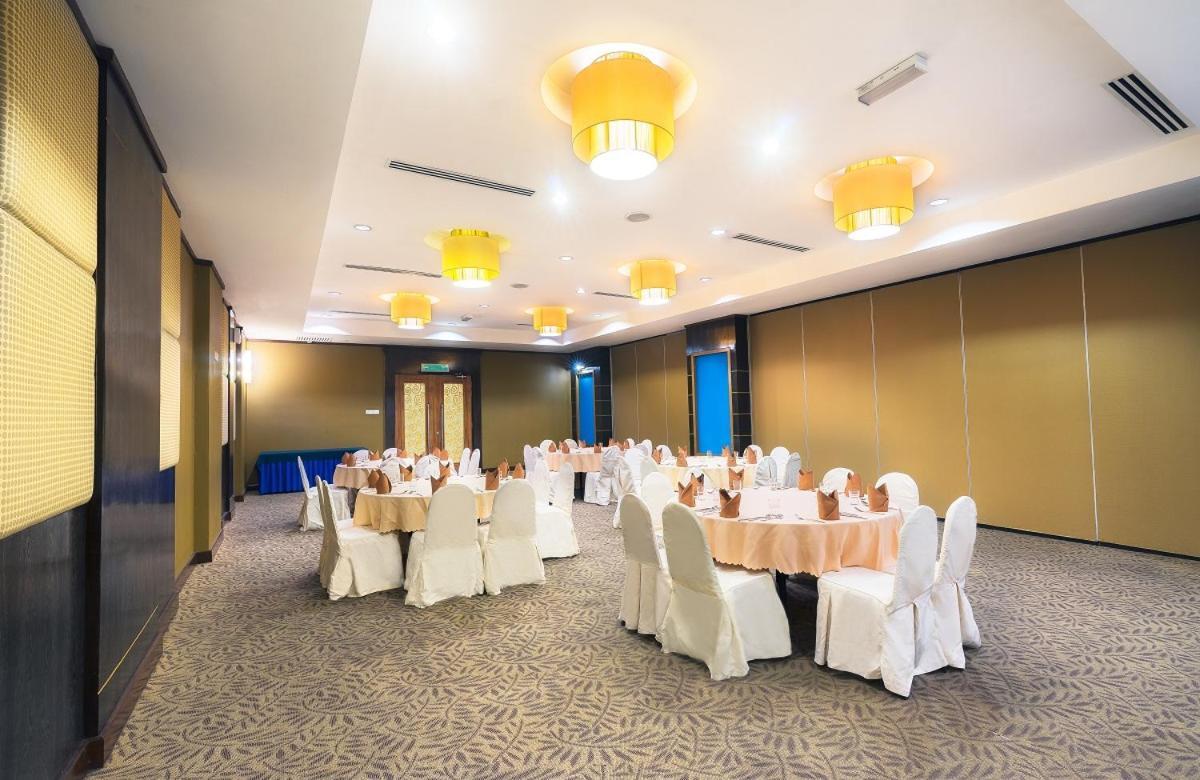 Crystal Crown Hotel Куала Лумпур Екстериор снимка