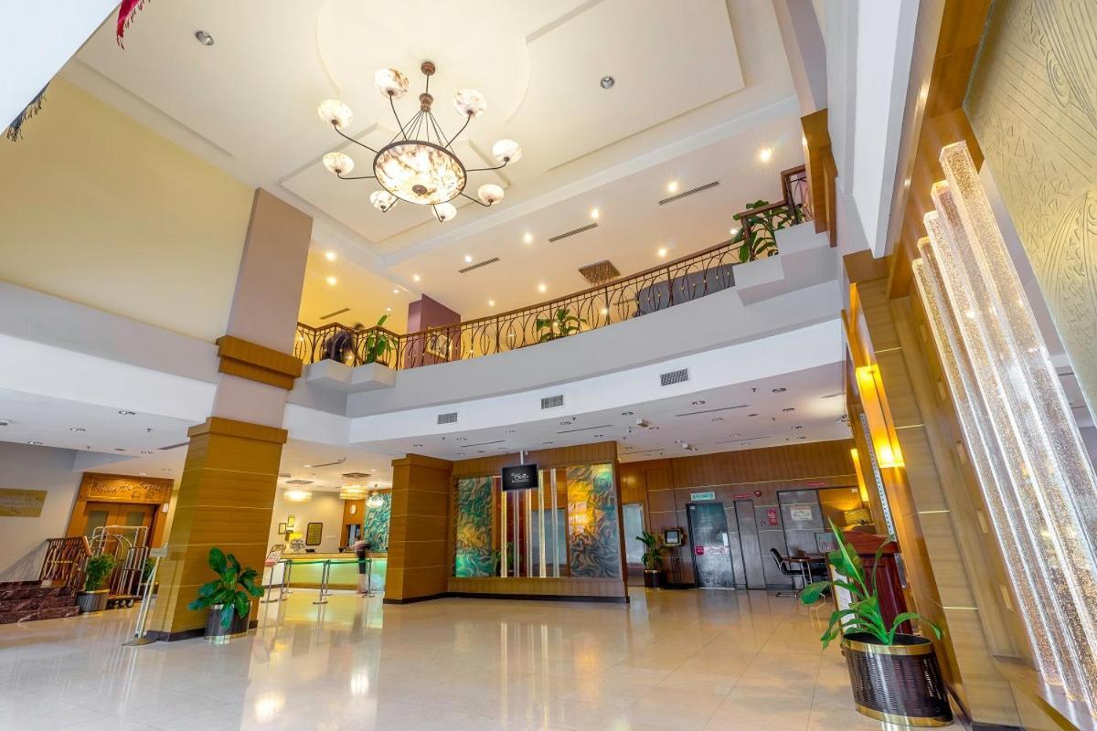 Crystal Crown Hotel Куала Лумпур Екстериор снимка